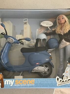 2003 My scene Vespa gift set